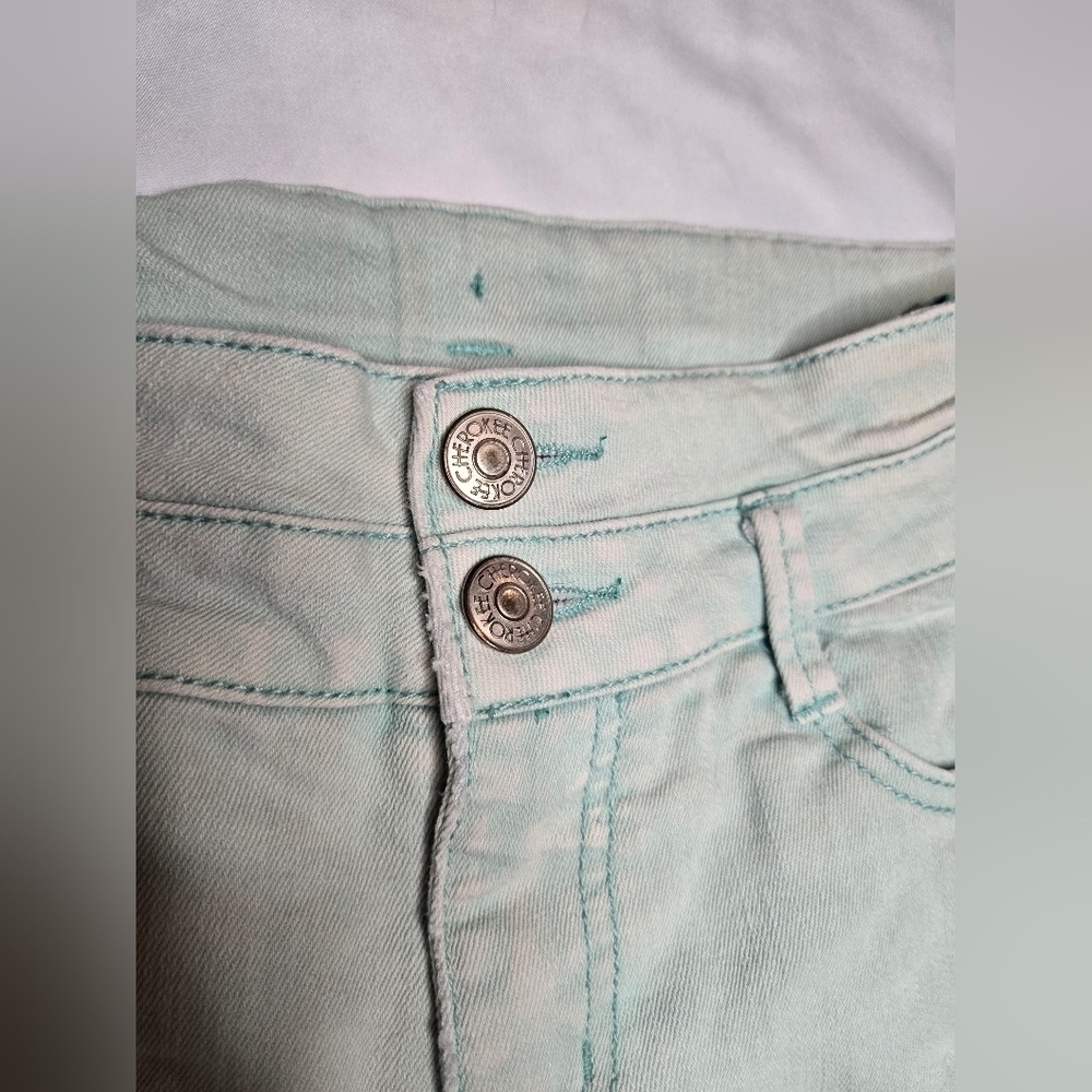Vintage Cherokee Light Wash Denim Shorts XL โ Soft Denim, Adjustable Waist - Picture 2 of 6